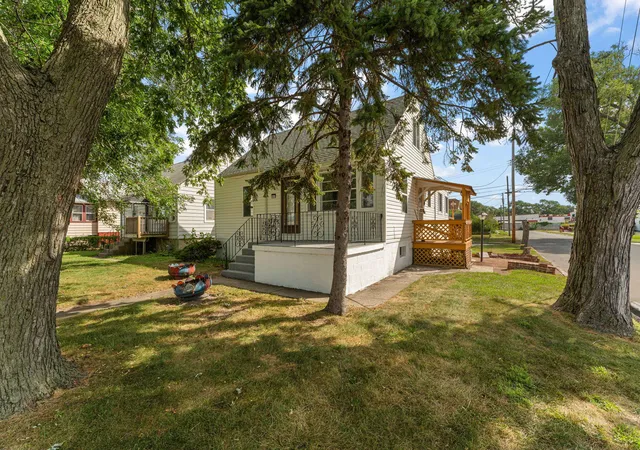 Photo 3 of Single family home for sale at 6823 Columbia Ave, Hammond, IN 46324 | MLS# 845019 | Listing updated on 2026-09-21