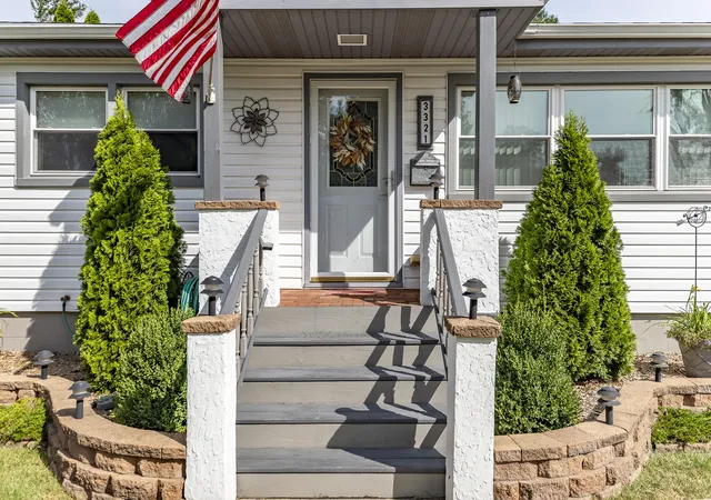 Photo 1 of Sale Pending at 3321 Maple Dr, Highland, IN 46322 | MLS# 845280 | Listing updated on 2026-09-20