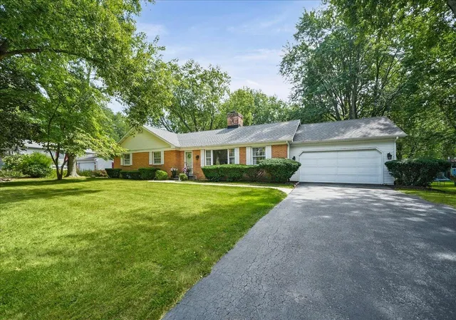 Photo 3 of Single family home for sale at 108 Fordwick Ln, Valparaiso, IN 46383 | MLS# 845020 | Listing updated on 2026-09-29