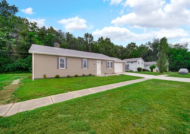 Photo 3 of Sale Pending at 2105 Chatfield Rd, Kingsford Heights, IN 46346 | MLS# 845126 | Listing updated on 2026-09-20