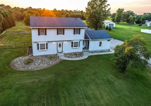 Photo 1 of Single family home for sale at 17584 Mississippi St, Lowell, IN 46356 | MLS# 845003 | Listing updated on 2026-10-01