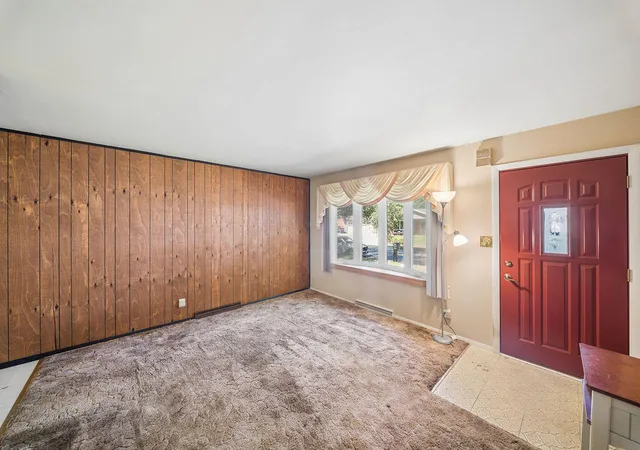 Photo 2 of Single family home for sale at 831 Essex Ln, Michigan City, IN 46360 | MLS# 845081 | Listing updated on 2026-09-20