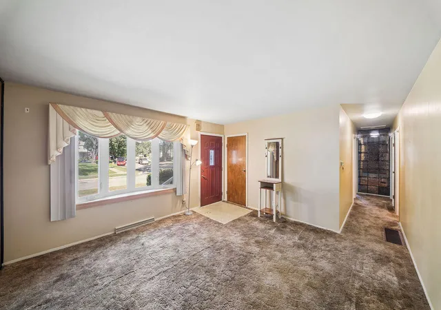 Photo 3 of Single family home for sale at 831 Essex Ln, Michigan City, IN 46360 | MLS# 845081 | Listing updated on 2026-09-20