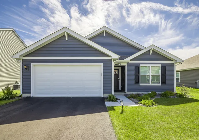 Photo 1 of Single family home for sale at 605 Ensign Pl, Hebron, IN 46341 | MLS# 845004 | Listing updated on 2026-10-03