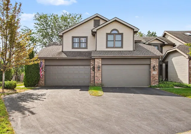 Photo 2 of Townhouse for sale at 255 Barbara Jean Dr, Schererville, IN 46375 | MLS# 845024 | Listing updated on 2026-10-06