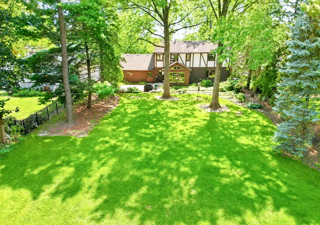 Photo 3 of Single family home for sale at 336 Friar Tuck Dr, Schererville, IN 46375 | MLS# 845352 | Listing updated on 2026-10-01