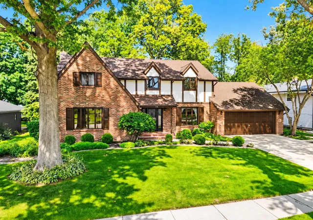 Photo 2 of Single family home for sale at 336 Friar Tuck Dr, Schererville, IN 46375 | MLS# 845352 | Listing updated on 2026-10-01