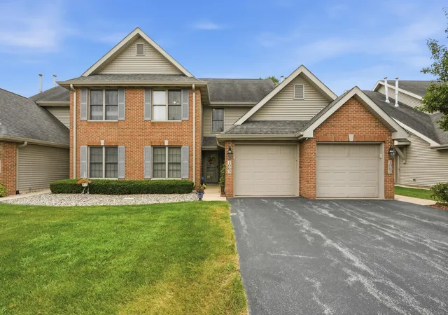 Photo 1 of Sale Pending at 1065 Lakewood Ct, Schererville, IN 46375 | MLS# 845105 | Listing updated on 2026-09-21