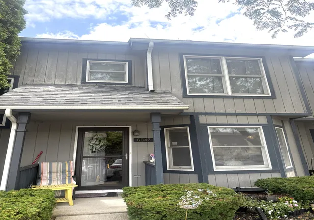 Townhouse for sale at 6047 Virginia St, Merrillville, IN 46410 | MLS# 845036