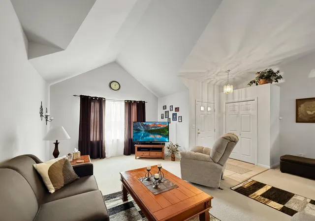 Photo 2 of Sale Pending at 6574 Robbins Rd, Portage, IN 46368 | MLS# 845057 | Listing updated on 2026-09-12