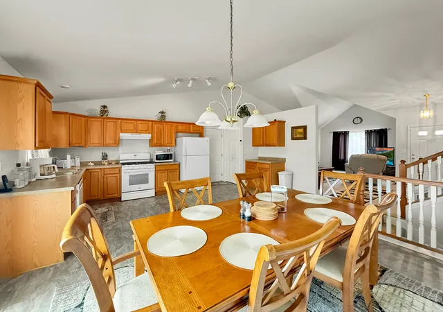 Photo 3 of Sale Pending at 6574 Robbins Rd, Portage, IN 46368 | MLS# 845057 | Listing updated on 2026-09-12