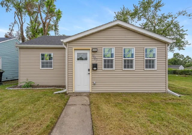 Photo 1 of Sale Pending at 907 Central Ave, Gary, IN 46407 | MLS# 845164 | Listing updated on 2026-09-17