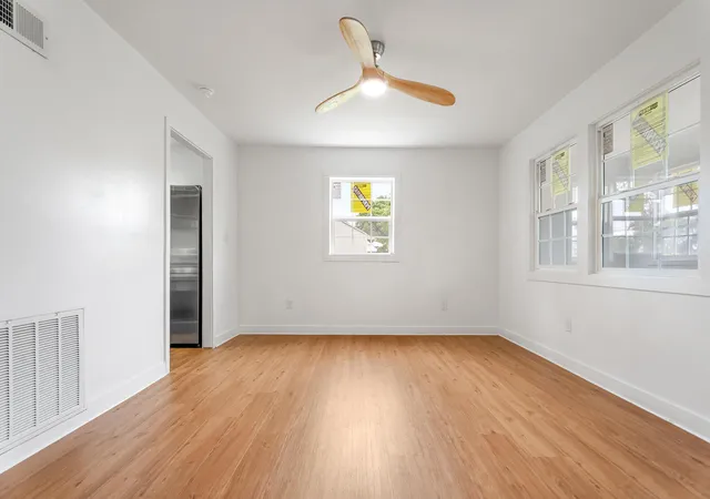 Photo 4 of Sale Pending at 907 Central Ave, Gary, IN 46407 | MLS# 845164 | Listing updated on 2026-09-17