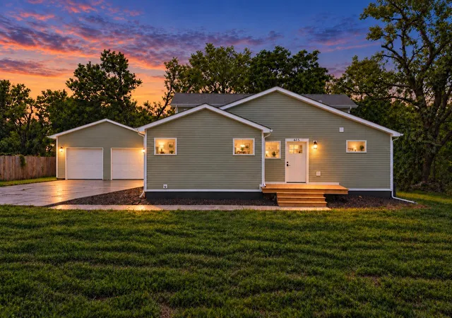 Photo 1 of Sale Pending at 615 Yellowstone Rd, Valparaiso, IN 46385 | MLS# 845154 | Listing updated on 2026-10-08
