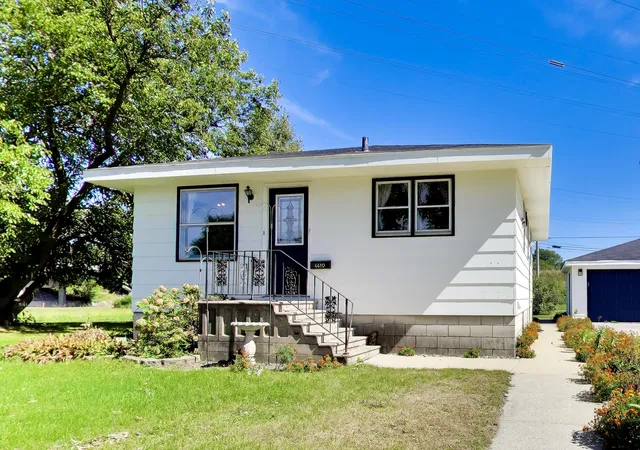 Photo 3 of Single family home for sale at 4419 Pine Ave, Hammond, IN 46327 | MLS# 846120 | Listing updated on 2026-09-30