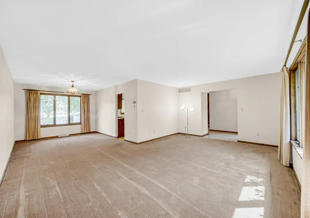 Photo 3 of Sale Pending at 9757 Redbud Rd, Munster, IN 46321 | MLS# 845271 | Listing updated on 2026-09-17