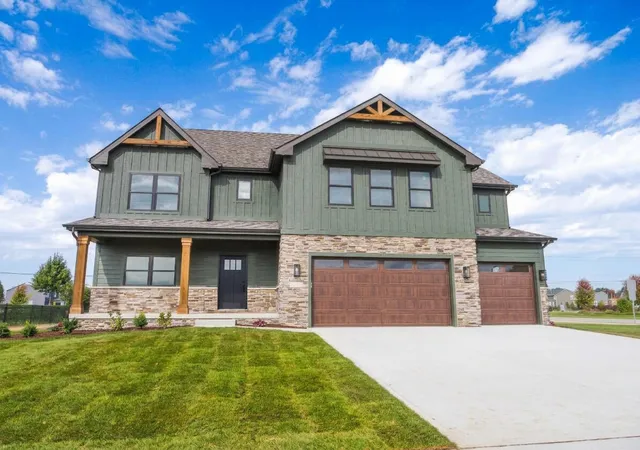 Photo 1 of Single family home for sale at 8302 Wyman Dr, Saint John, IN 46373 | MLS# 845110 | Listing updated on 2026-10-23