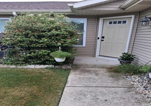 Photo 1 of Townhouse for sale at 60 Polly Ln, Hobart, IN 46342 | MLS# 845114 | Listing updated on 2026-09-15