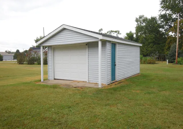 Photo 2 of Sale Pending at 418 E Oak St, Rensselaer, IN 47978 | MLS# 845123 | Listing updated on 2026-09-19