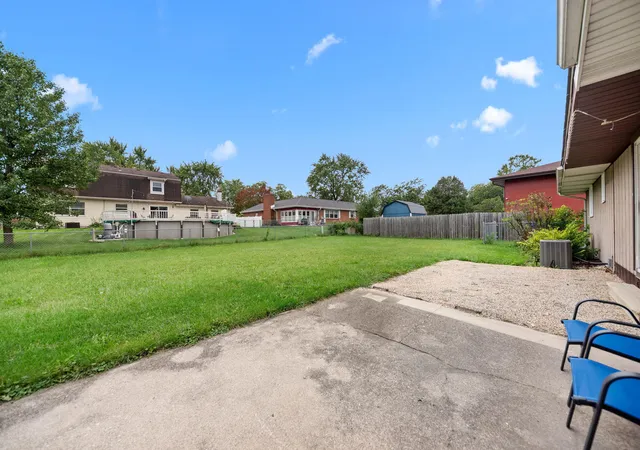 Photo 3 of Single family home for sale at 1117 E Greenwood Ave, Crown Point, IN 46307 | MLS# 845954 | Listing updated on 2026-09-29