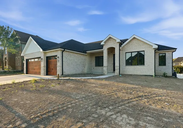 Photo 3 of Single family home for sale at 87 Primrose Dr, Dyer, IN 46311 | MLS# 845134 | Listing updated on 2026-10-01