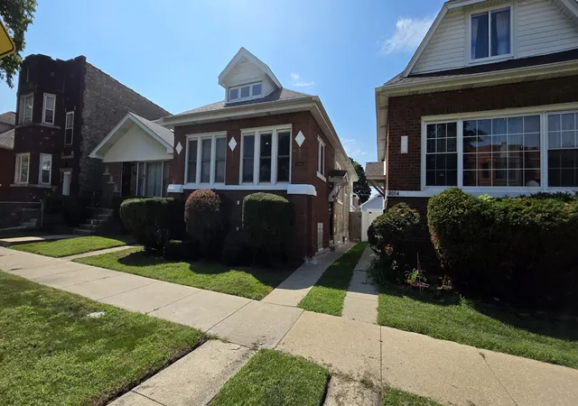 Photo 2 of Single family home for sale at 8008 S La Salle St, Chicago, IL 60620 | MLS# 845148 | Listing updated on 2026-09-15