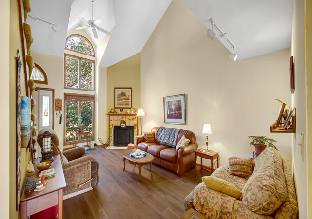 Photo 2 of Townhouse for sale at 1486 Lake St, Hobart, IN 46342 | MLS# 845287 | Listing updated on 2026-10-07