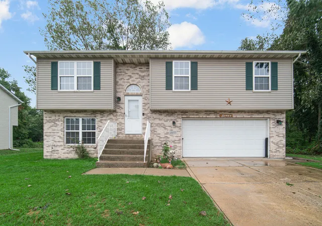 Single family home for sale at 6655 Palm St, Portage, IN 46368 | MLS# 845414