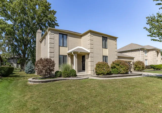 Photo 1 of Single family home for sale at 9832 Twin Crk Blvd, Munster, IN 46321 | MLS# 845214 | Listing updated on 2026-09-29