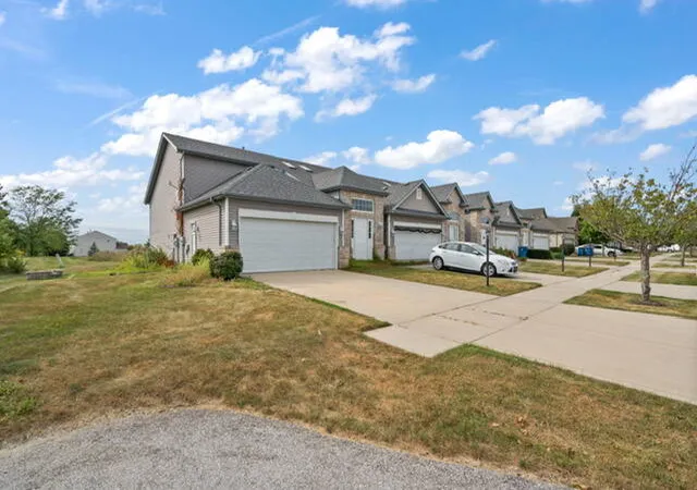 Photo 2 of Sale Pending at 11238 Pike Pl, Crown Point, IN 46307 | MLS# 845216 | Listing updated on 2026-10-01