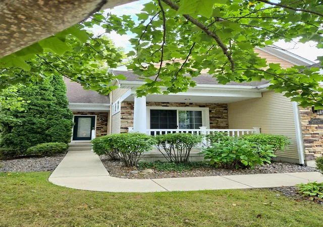 Photo 3 of Single family home for sale at 1808 Briam Dr, Valparaiso, IN 46383 | MLS# 845426 | Listing updated on 2026-09-21