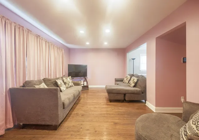 Photo 2 of Single family home for sale at 634 E 52nd Avenue, Merrillville, IN 46410 | MLS# 845925 | Listing updated on 2026-09-29