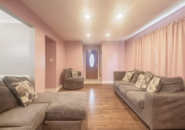 Photo 3 of Single family home for sale at 634 E 52nd Avenue, Merrillville, IN 46410 | MLS# 845925 | Listing updated on 2026-09-29