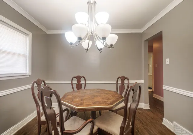 Photo 3 of Single family home for sale at 634 E 52nd Avenue, Merrillville, IN 46410 | MLS# 845925 | Listing updated on 2026-09-29