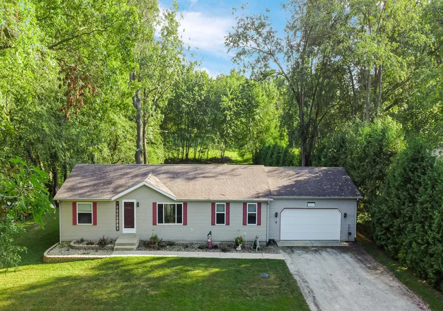 Manufactured home for sale at 300 Southtown Blvd, Walkerton, IN 46574 | MLS# 845257