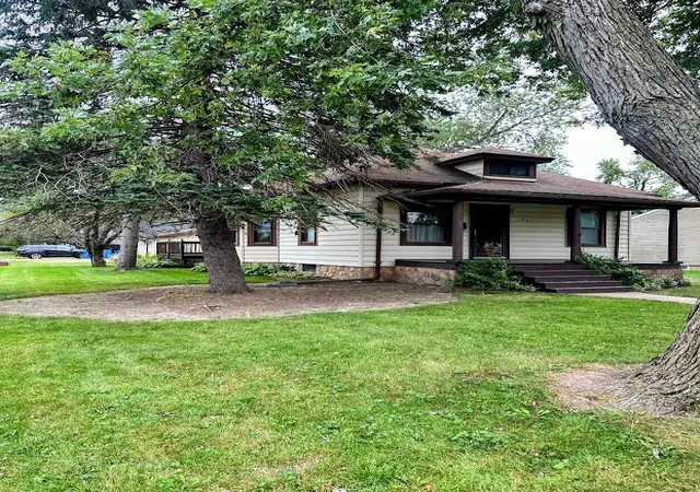 Photo 2 of Single family home for sale at 201 S 8th Street, Chesterton, IN 46304 | MLS# 845277 | Listing updated on 2026-09-17