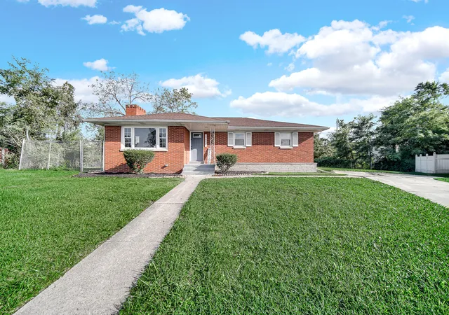 Photo 1 of Single family home for sale at 5650 Adams Ct, Merrillville, IN 46410 | MLS# 845757 | Listing updated on 2026-09-24