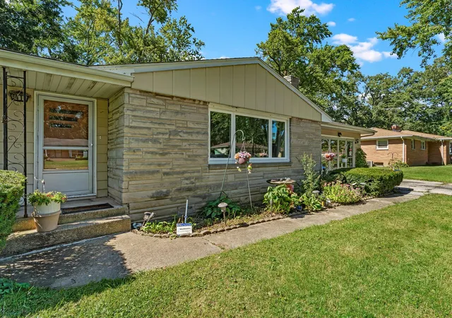 Single family home for sale at 5410 Marcella Rd, Merrillville, IN 46410 | MLS# 845993