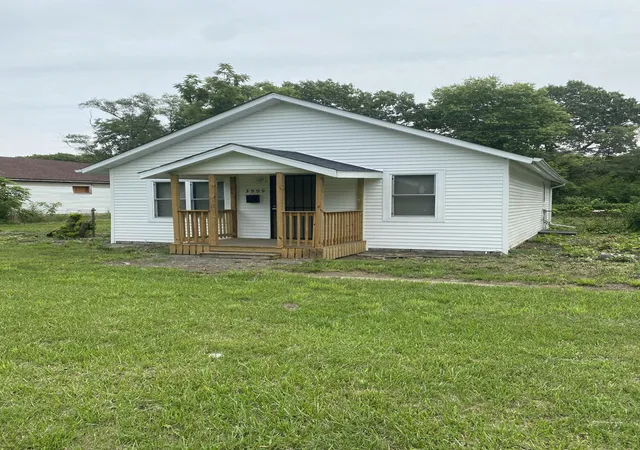 Photo 1 of Single family home for sale at 3999 Richard Gordon Hatcher Blvd, Gary, IN 46408 | MLS# 845321 | Listing updated on 2026-09-16