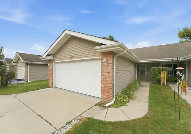 Photo 1 of Multi family home for sale at 1002 N Colfax St, Griffith, IN 46319 | MLS# 845310 | Listing updated on 2026-09-22