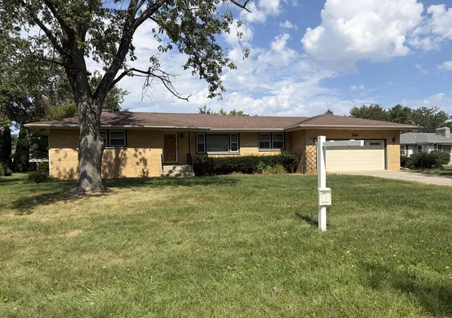 Photo 1 of Sale Pending at 12170 S Oakwood Dr, Saint John, IN 46373 | MLS# 845385 | Listing updated on 2026-09-24