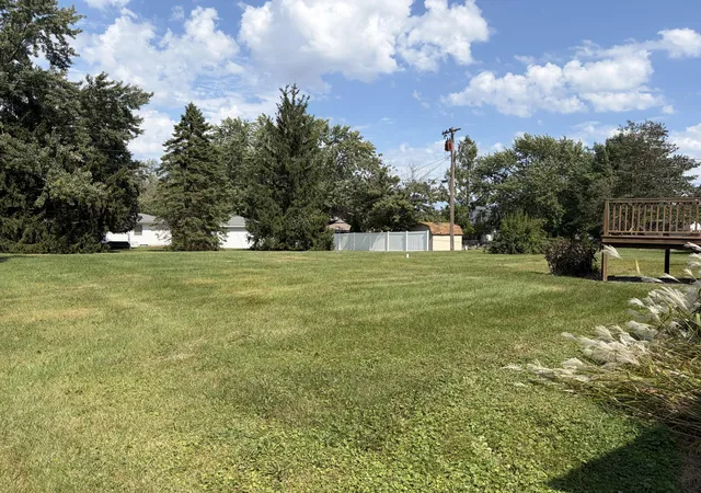 Photo 3 of Sale Pending at 12170 S Oakwood Dr, Saint John, IN 46373 | MLS# 845385 | Listing updated on 2026-09-24