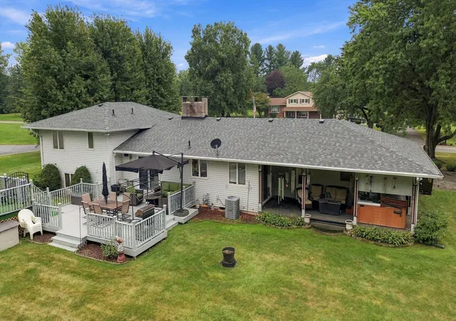 Photo 2 of Single family home for sale at 247 Westgate Dr, Valparaiso, IN 46385 | MLS# 845656 | Listing updated on 2026-09-21