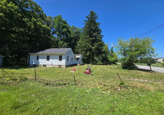 Photo 2 of Sale Pending at 912 N State Rd 149, Valparaiso, IN 46385 | MLS# 845367 | Listing updated on 2026-09-16