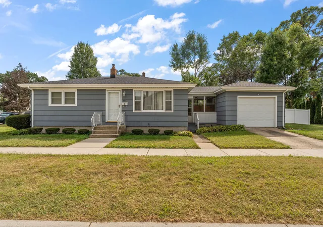 Single family home for sale at 346 N Harvey St, Griffith, IN 46319 | MLS# 845672