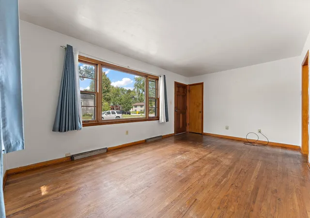 Photo 3 of Single family home for sale at 346 N Harvey St, Griffith, IN 46319 | MLS# 845672 | Listing updated on 2026-09-21