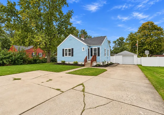 Photo 1 of Single family home for sale at 8412 W Taft St, Merrillville, IN 46410 | MLS# 845916 | Listing updated on 2026-09-28