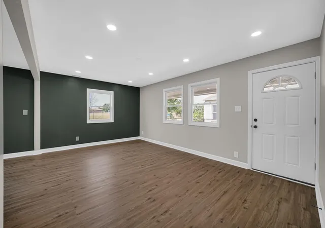 Photo 2 of Single family home for sale at 6627 New Hampshire Ave, Hammond, IN 46323 | MLS# 845431 | Listing updated on 2026-09-25