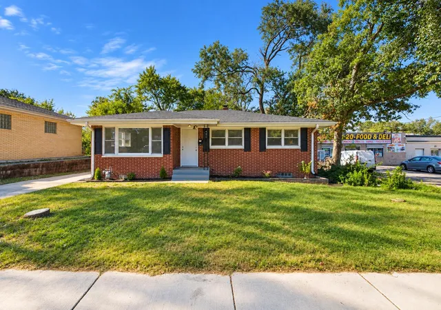 Photo 1 of Single family home for sale at 420 N Lake St, Gary, IN 46403 | MLS# 846020 | Listing updated on 2026-09-29