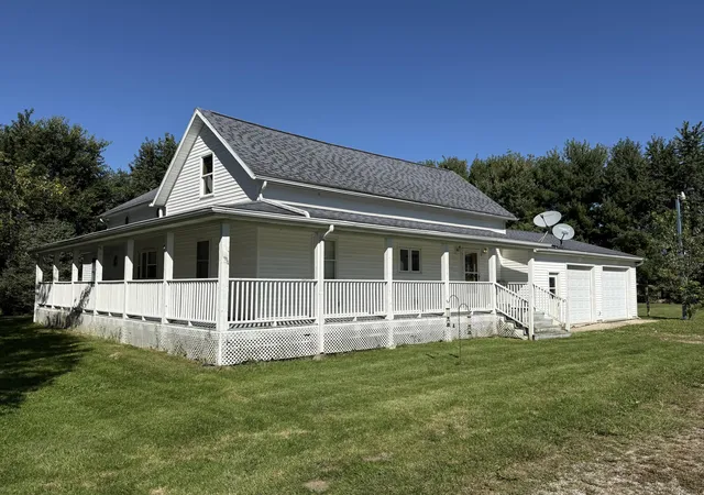 Single family home for sale at 7373 E State Rd 104, Walkerton, IN 46574 | MLS# 845680